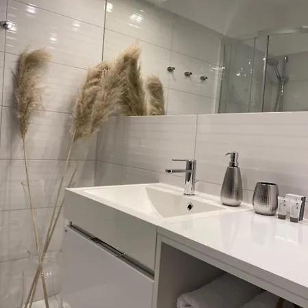 Ultra Kamienica Nova شتشيتسين